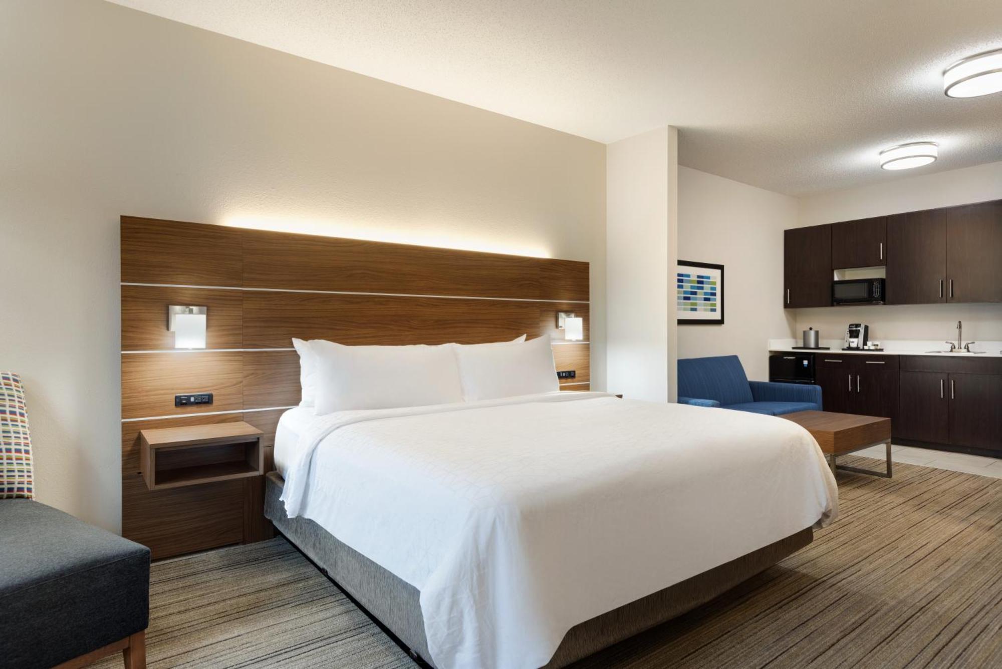 Holiday Inn Express Hotel & Suites Opelika Auburn By Ihg Esterno foto