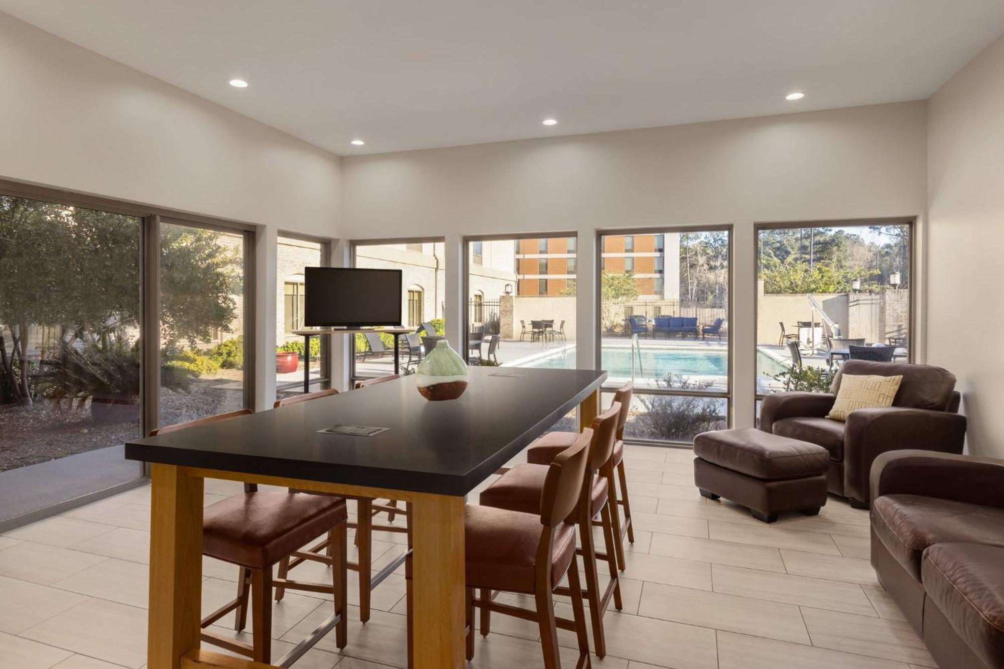 Holiday Inn Express Hotel & Suites Opelika Auburn By Ihg Esterno foto