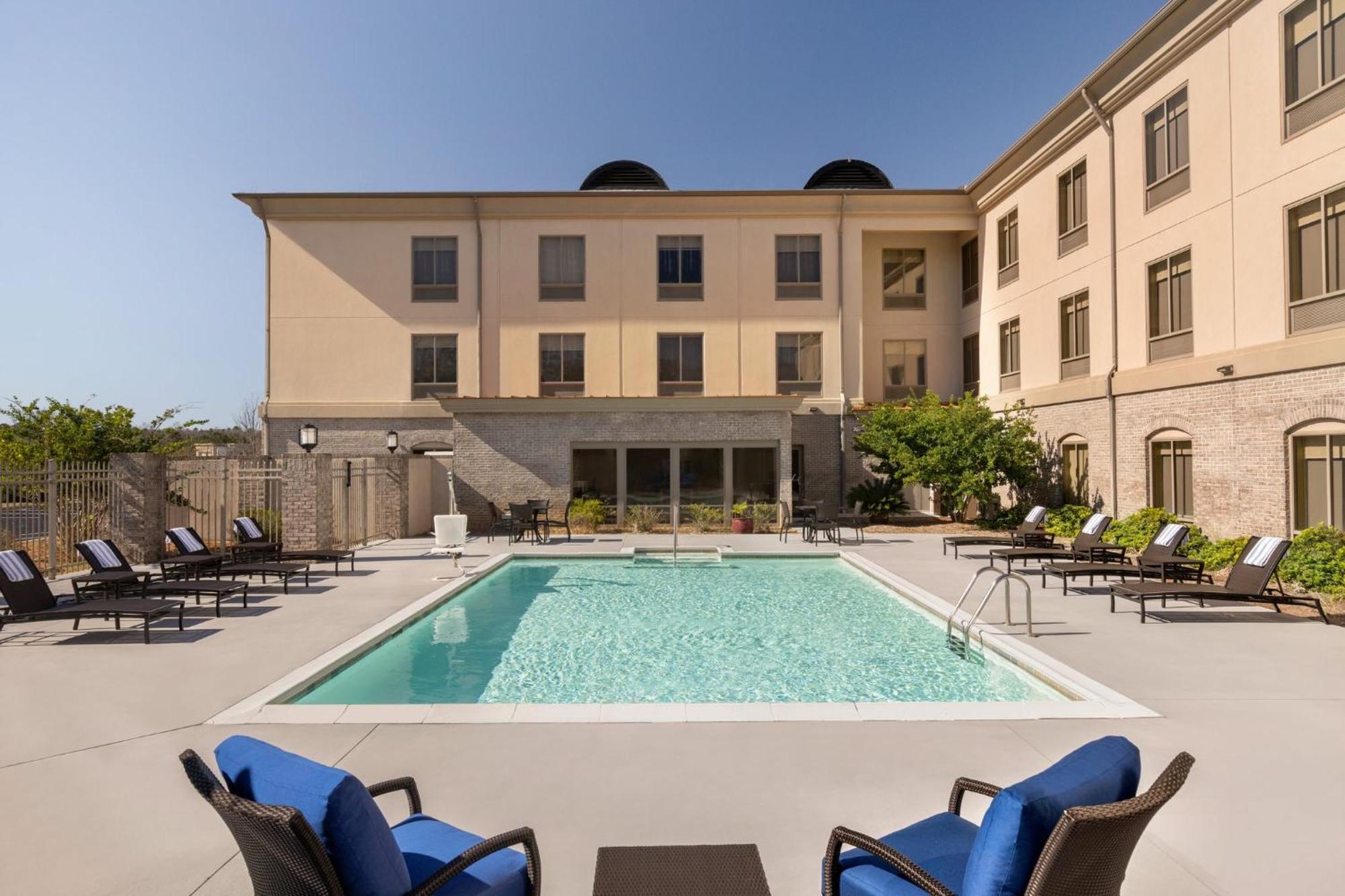 Holiday Inn Express Hotel & Suites Opelika Auburn By Ihg Esterno foto