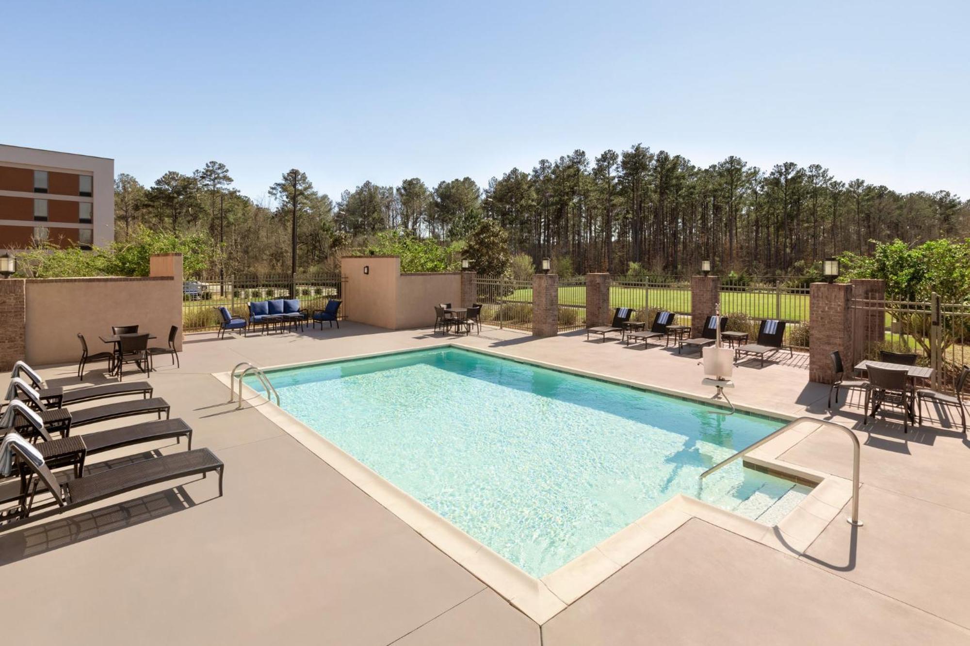 Holiday Inn Express Hotel & Suites Opelika Auburn By Ihg Esterno foto