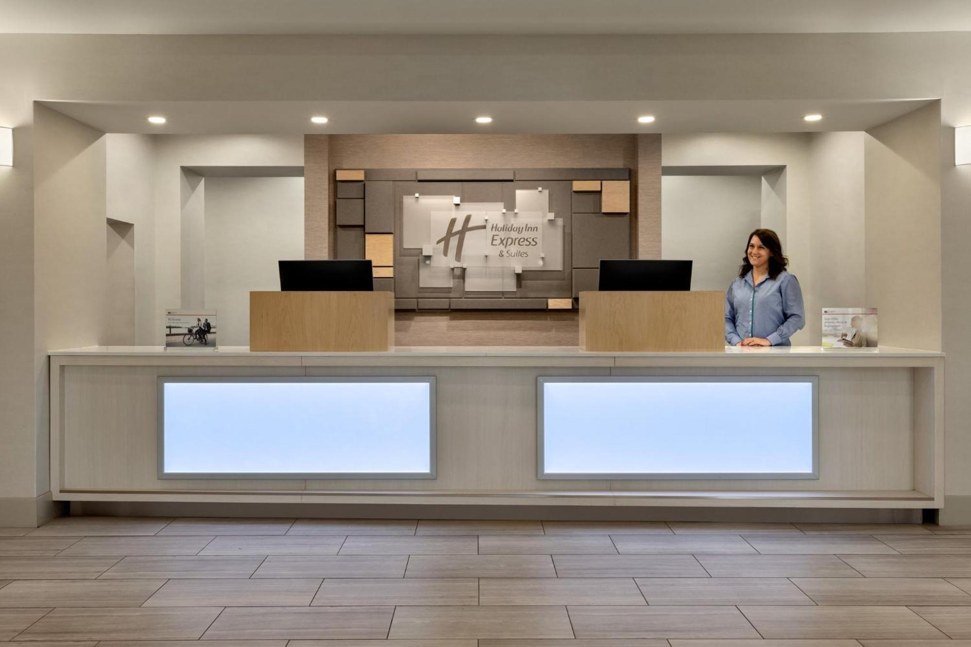 Holiday Inn Express Hotel & Suites Opelika Auburn By Ihg Esterno foto