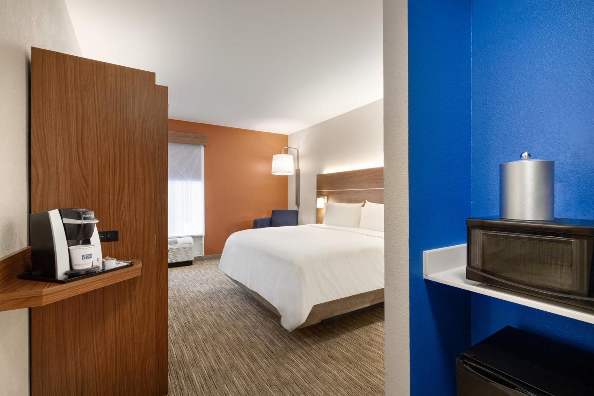 Holiday Inn Express Hotel & Suites Opelika Auburn By Ihg Esterno foto
