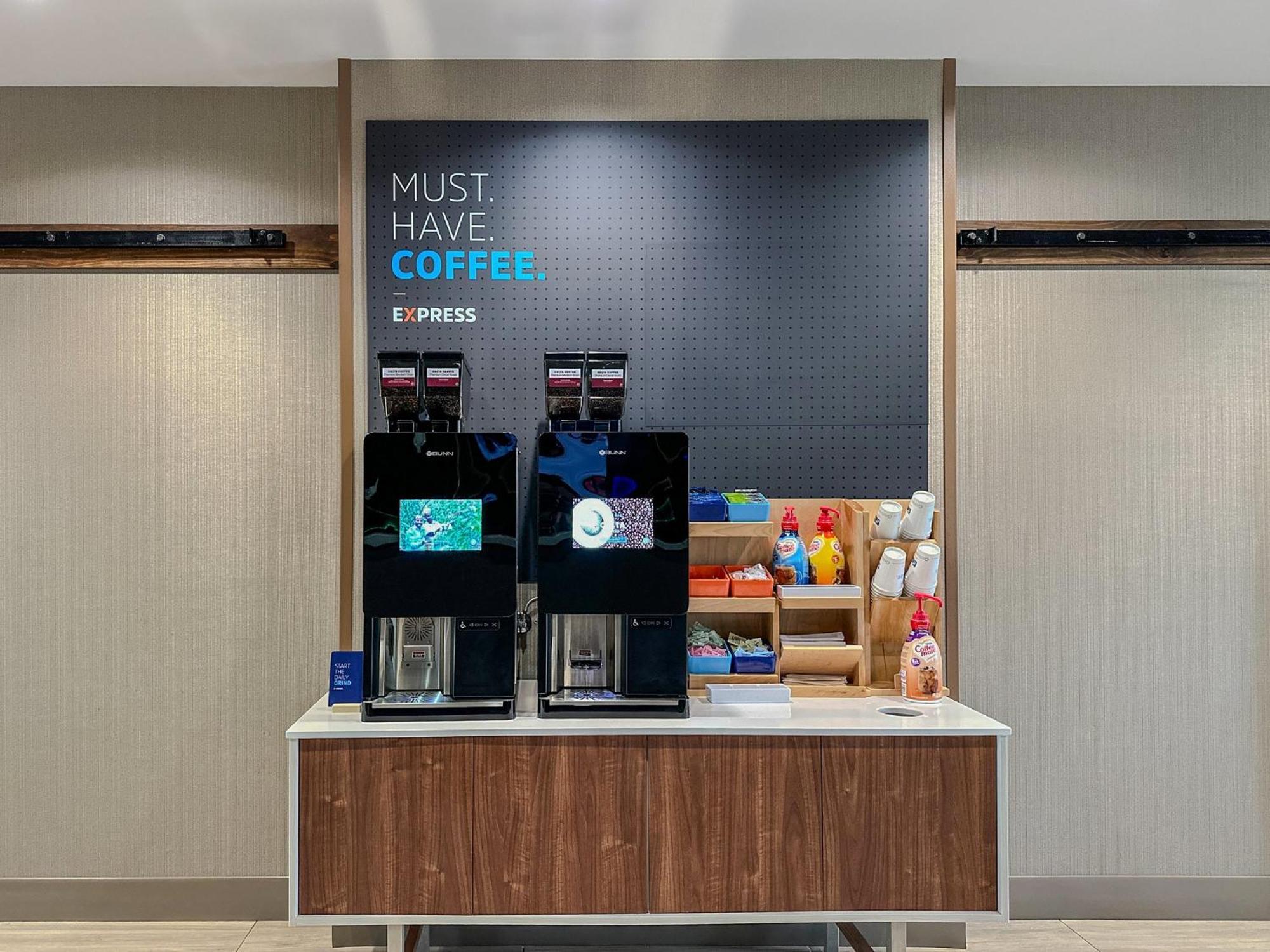 Holiday Inn Express Hotel & Suites Opelika Auburn By Ihg Esterno foto